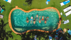 Гостиница Budds In Surfers Backpackers  Серферс-Парадайс